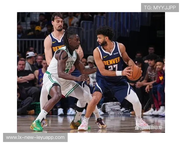 丹佛掘金禁区博弈,尼古拉约基奇脚步得分 丹佛掘金禁区博弈,尼古拉约基奇脚步得分